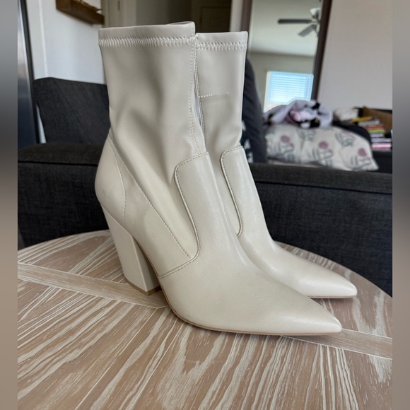 Dolce Vita|Boho Ivory Pointy tall Ankle Boots,Nello fashion boot•••NWT,Size 11 - Picture 4 of 10